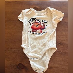 🩷 6 for $20 🩷 Cream Bodysuit with Bear Print Canada